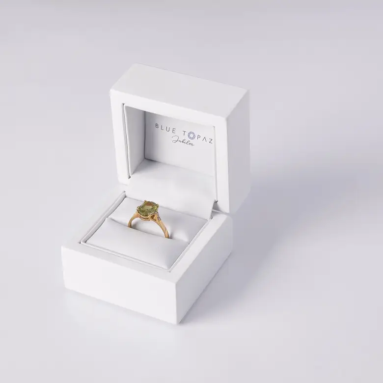 Złoty pierścionek z naturalnym aleksandrytem Złoty pierścionek z naturalnym aleksandrytem